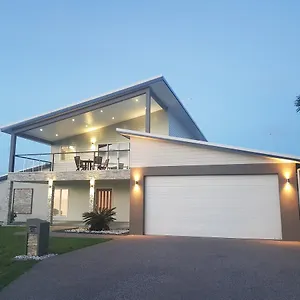 Modern Luxury Ocean Views Townsville